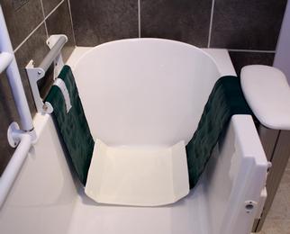 MOLLY BATHLIFT